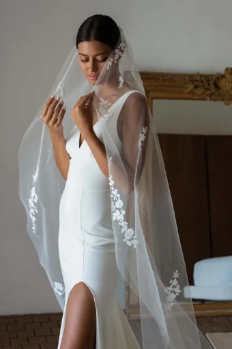 Grace Loves Lace #Pierlot Veil #8 Ivory thumbnail