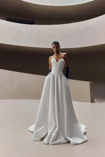 Milla Nova - White and Lace Avalora #0 default thumbnail